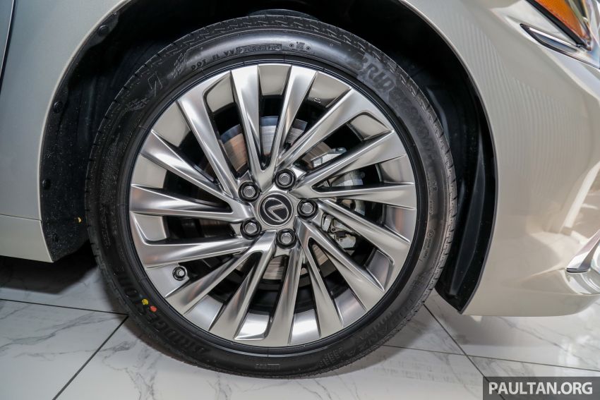 GALLERY: New Lexus ES 250 Luxury – CBU, RM333k 980285