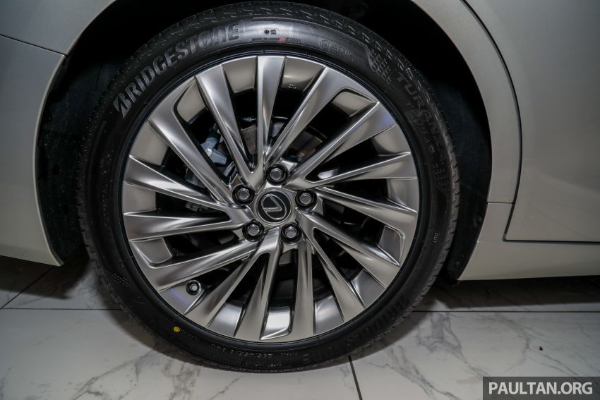 GALLERY: New Lexus ES 250 Luxury – CBU, RM333k 980286
