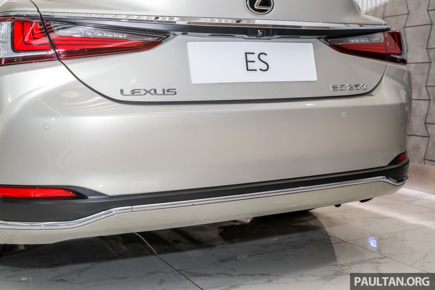 GALLERY: New Lexus ES 250 Luxury – CBU, RM333k 980295
