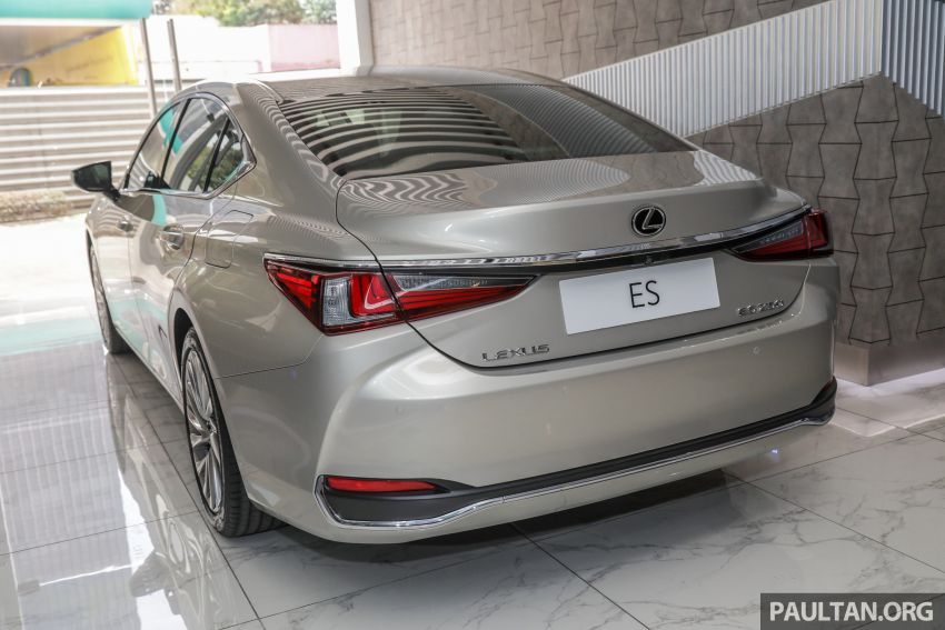 GALLERY: New Lexus ES 250 Luxury – CBU, RM333k 980276