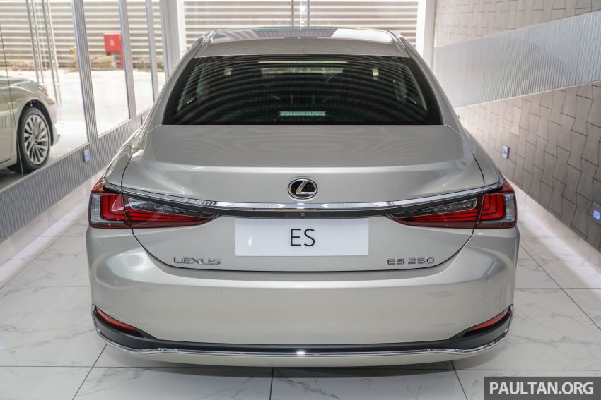 GALLERY: New Lexus ES 250 Luxury – CBU, RM333k 980279