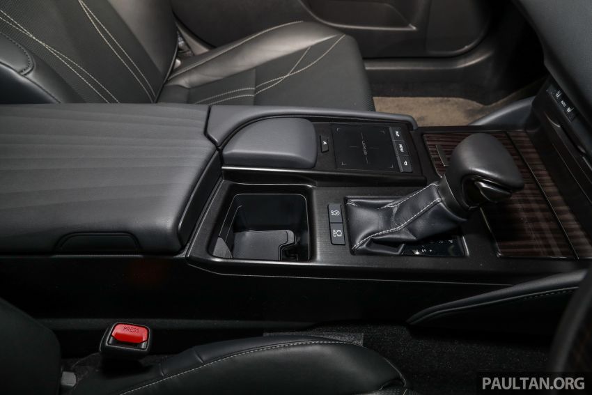 GALLERY: New Lexus ES 250 Luxury – CBU, RM333k 980327