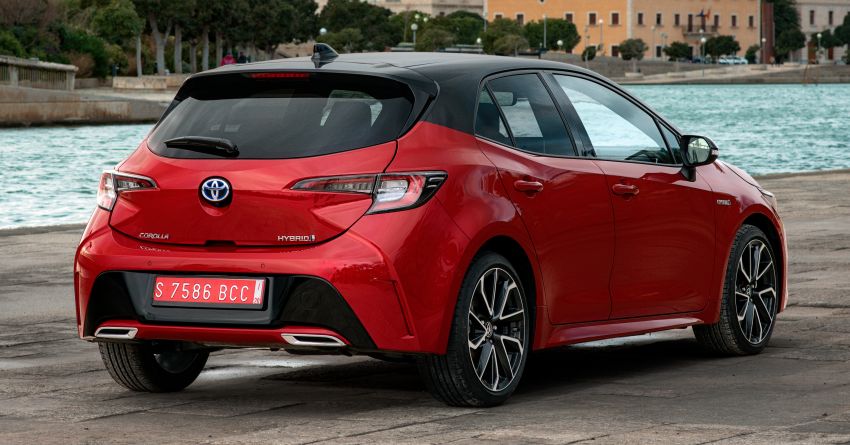 Toyota Corolla Hatch gets new colours, better safety 990785