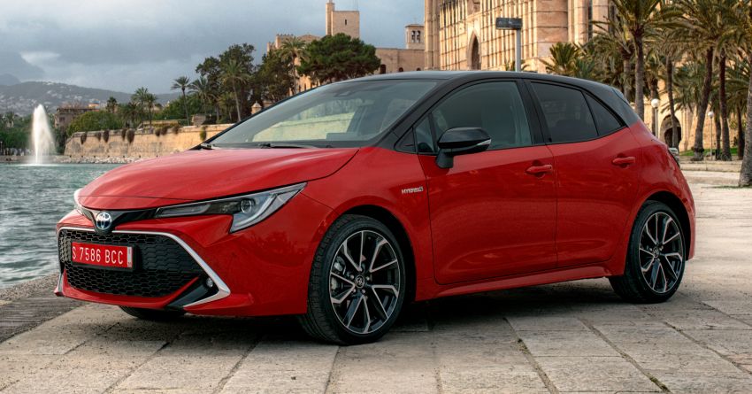 Toyota Corolla Hatch gets new colours, better safety 990787