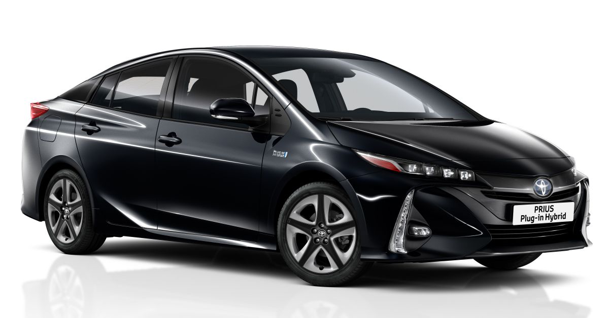 Toyota Prius plug-in hybrid updated, now a five-seater