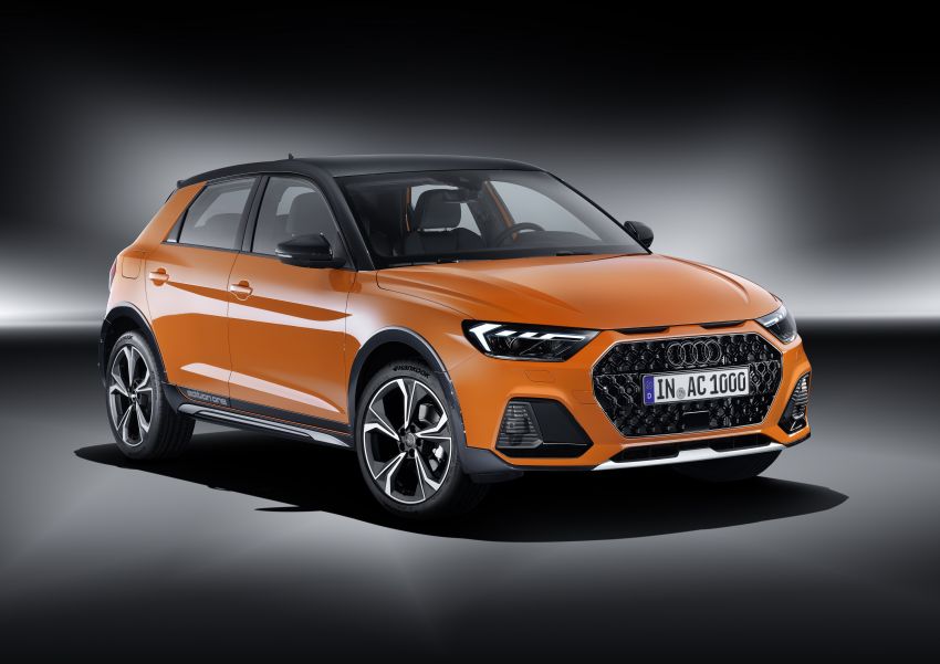 Audi A1 citycarver shown: SUV look, raised ride height 994548