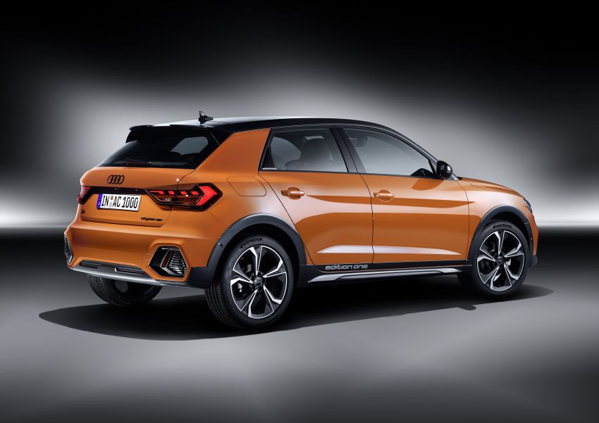 Audi A1 citycarver shown: SUV look, raised ride height 994551