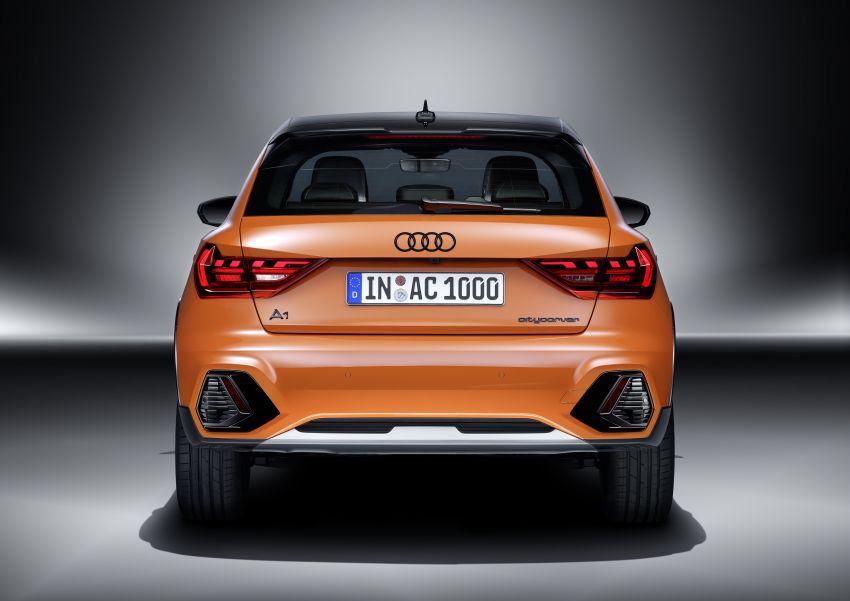 Audi A1 citycarver shown: SUV look, raised ride height 994554