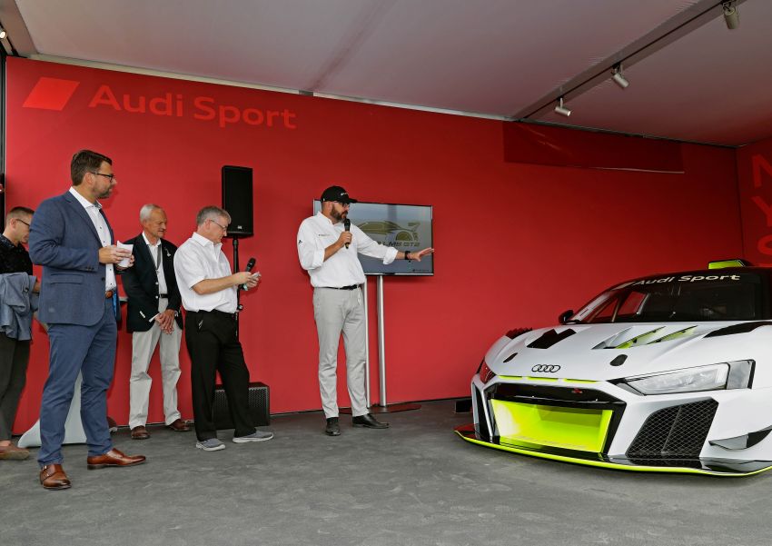 Audi R8 LMS GT2 debuts – another gentleman’s racer 982568