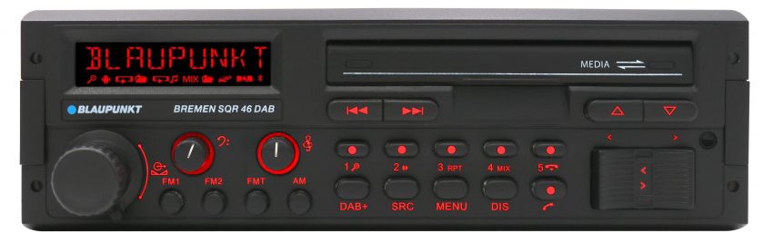 Blaupunkt introduces retro radio with Bluetooth, DAB 993472