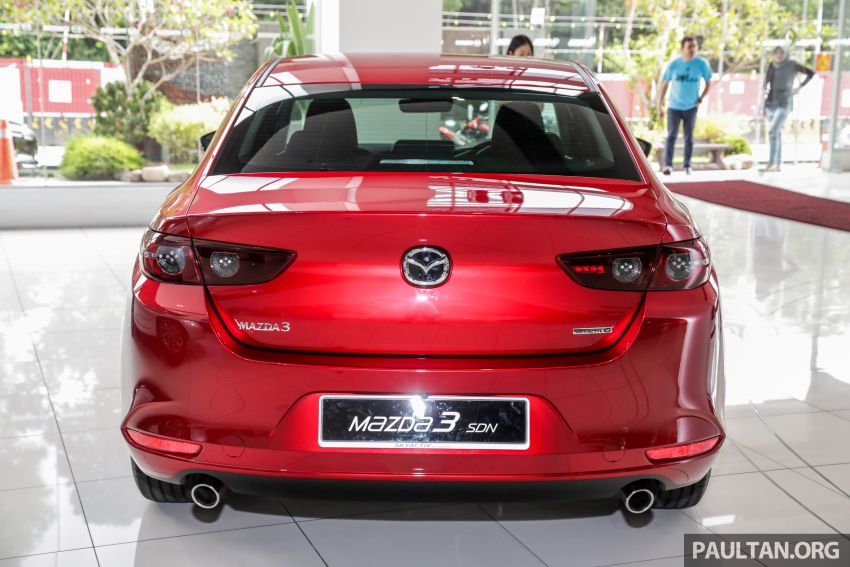 Mazda 3 2019 tiba di bilik pameran Malaysia – 1.5L Sedan dan 2.0L hatchback High Plus, bermula RM140k 982218
