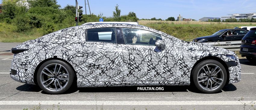 SPYSHOTS: Mercedes-Benz EQS seen road-testing 993577