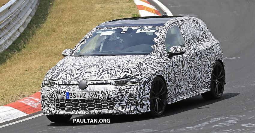 SPIED: Volkswagen Golf GTI Mk8 seen – to get 300 hp? 986507