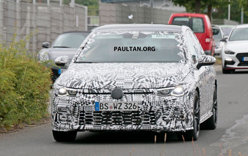 SPIED: Volkswagen Golf GTI Mk8 seen – to get 300 hp? 986299