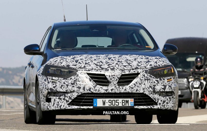 SPYSHOTS: Renault Megane Grandtour facelift on test 988952