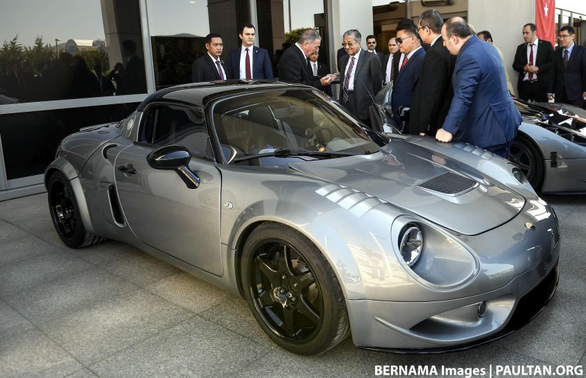 Tun Mahathir envisions the possibility of Malaysia producing its own supercar, with foreign cooperation 995190