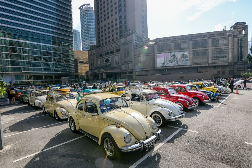 Volkswagen Beetle, An Iconic Gathering – farewell party to an automotive icon sees 405 Beetles gathered 985443