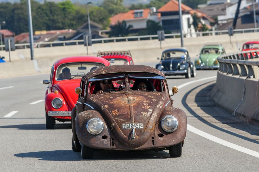 Volkswagen Beetle, An Iconic Gathering – farewell party to an automotive icon sees 405 Beetles gathered 985461