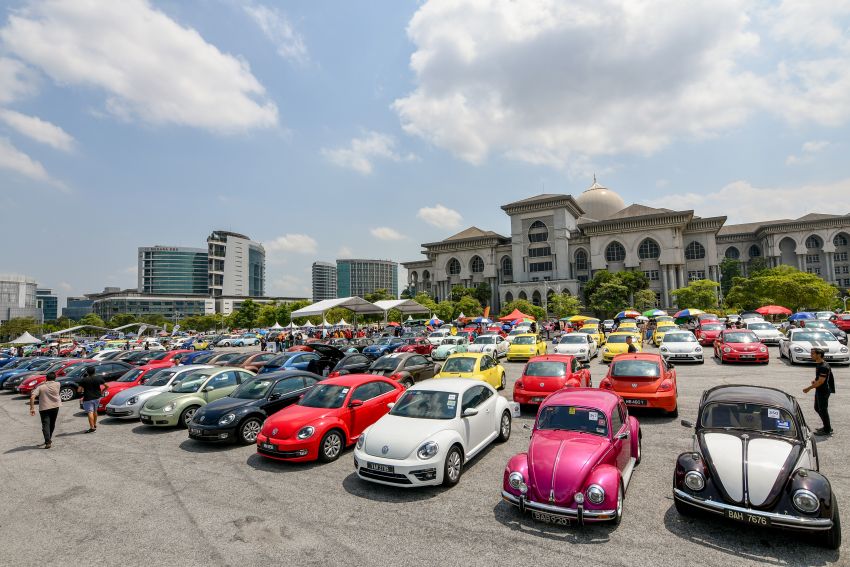 Volkswagen Beetle, An Iconic Gathering – farewell party to an automotive icon sees 405 Beetles gathered 985490