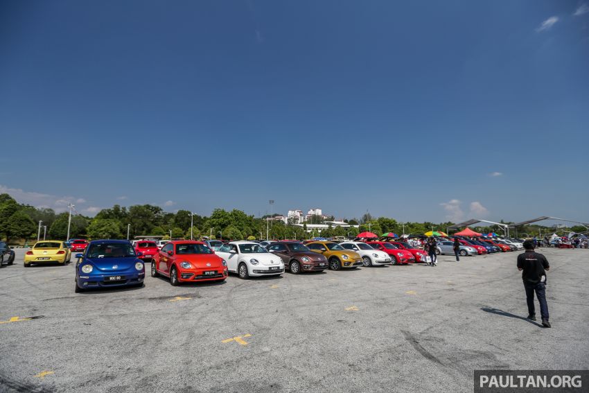 Volkswagen Beetle, An Iconic Gathering – farewell party to an automotive icon sees 405 Beetles gathered 985385