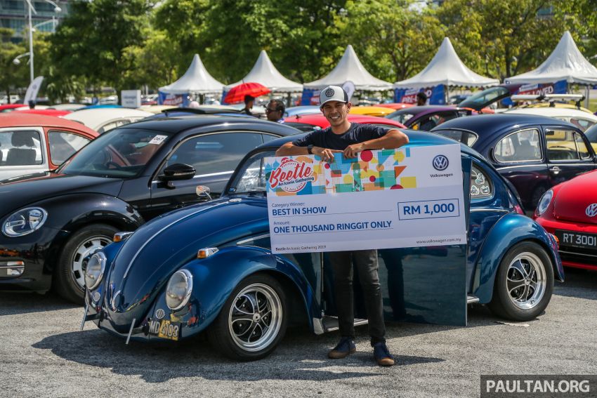 Volkswagen Beetle, An Iconic Gathering – farewell party to an automotive icon sees 405 Beetles gathered 985404