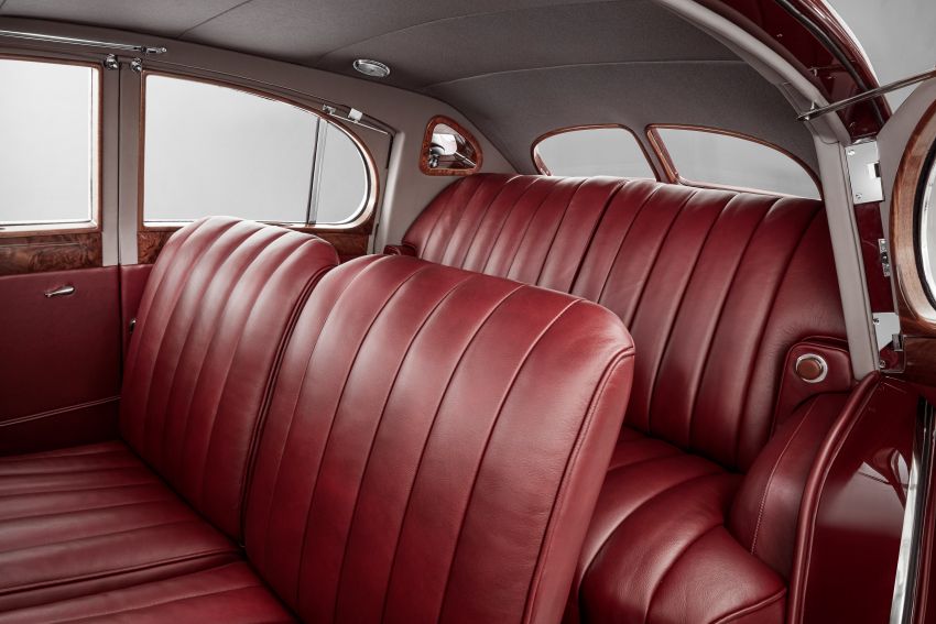 Sole 1939 Bentley Corniche fully restorated by Mulliner 999886