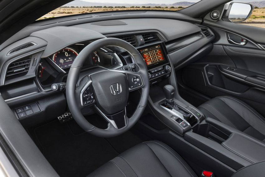 2020 Honda Civic Hatchback facelift debuts in the US Image #1001847
