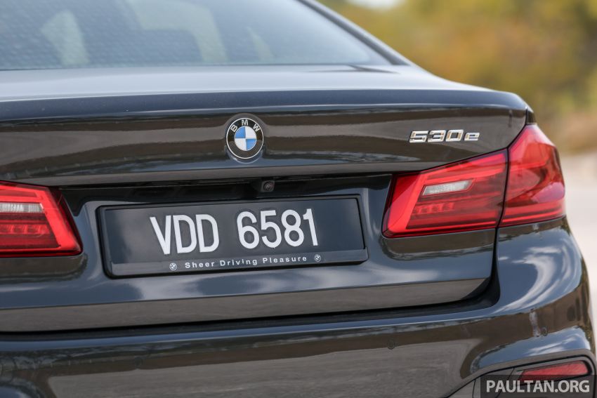 FIRST DRIVE: G30 BMW 520i Luxury and 530e M Sport Image #1003588