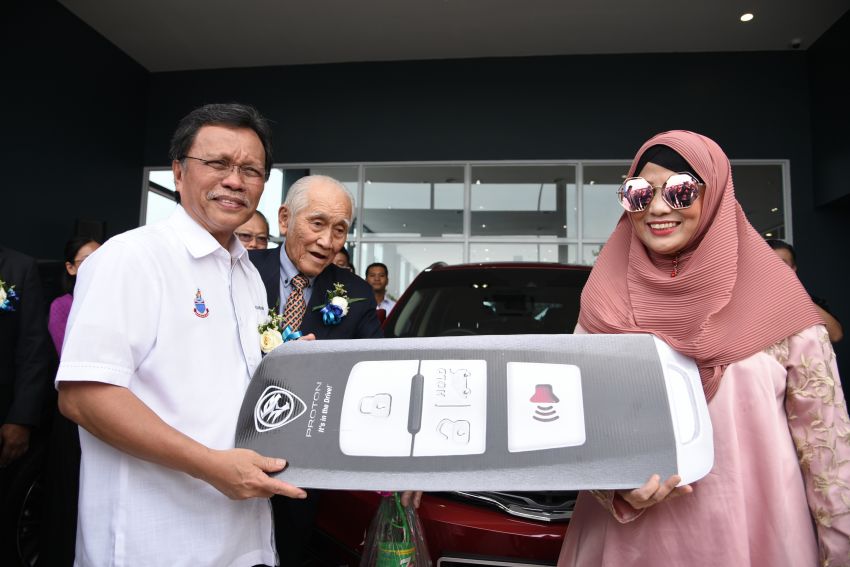 Proton opens first flagship 4S centre, in Kota Kinabalu 1007558