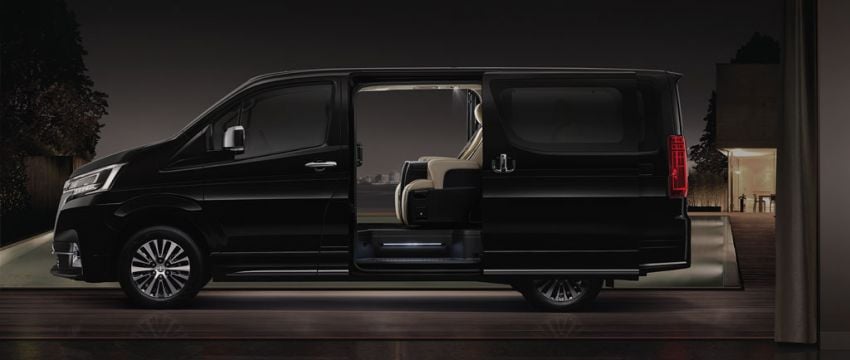 Toyota Majesty launched in Thailand, a luxe Commuter 1003435