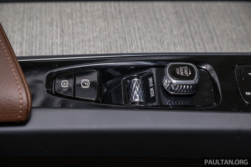 GALERI: Volvo XC60 T8 dengan pilihan aksesori asli Image #996972