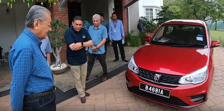 VIDEO: Tun M tries out the 2019 Proton Saga facelift 1003065