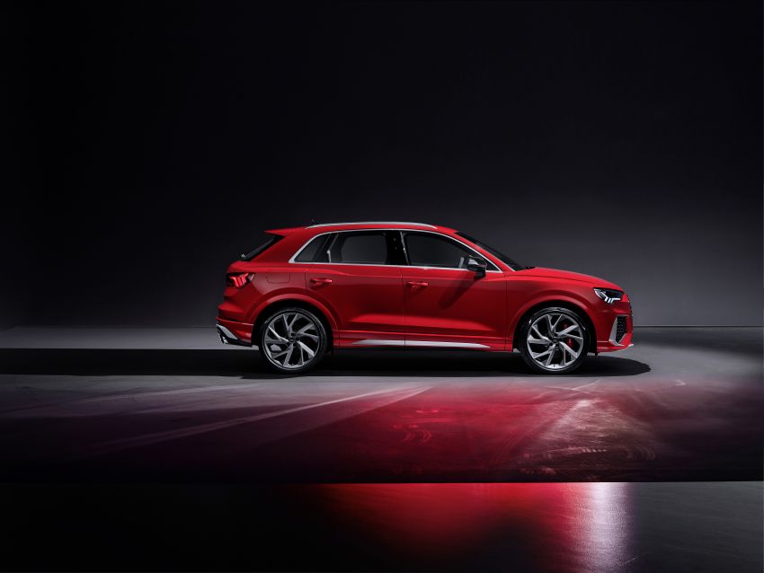 2020 Audi RS Q3: standard and Sportback with 400 hp 1021132