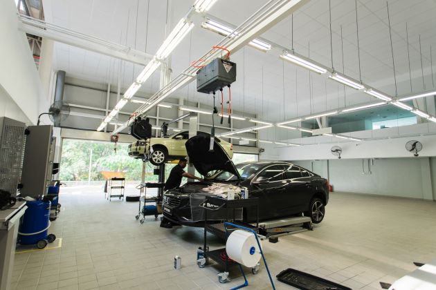 Volvo Genuine Parts Extended Warranty programme – lifetime coverage except wear-and-tear, no extra cost