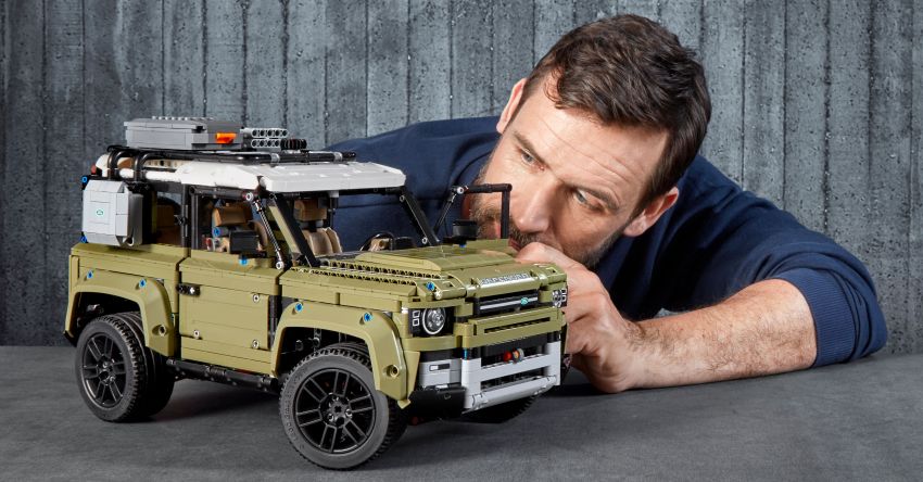 Lego Technic Land Rover Defender 2020 – dengan enjin dan kotak gear berfungsi, berharga RM830 1015478