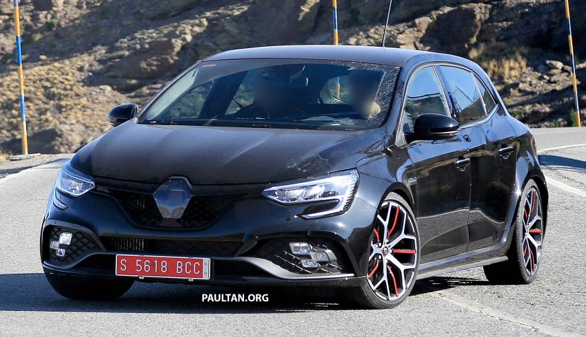 SPYSHOTS: Renault Megane RS facelift seen testing 1011261