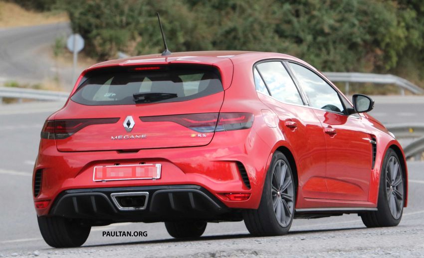 SPYSHOTS: Renault Megane RS facelift seen testing 1011287