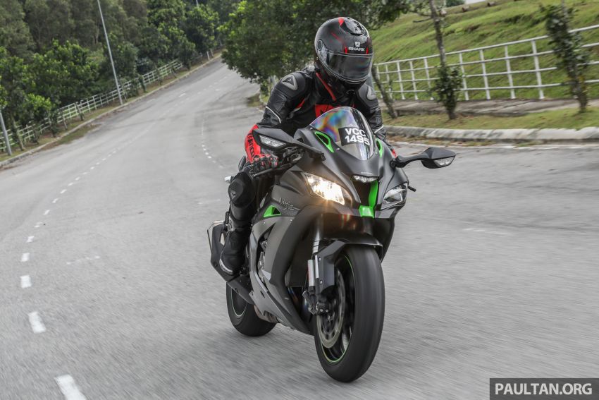 VIDEO: Superbike Showdown – Honda CBR1000RR SP1 vs Kawasaki ZX-10R vs Yamaha YZF-R1M 1022906