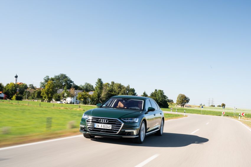 D5 Audi A8L 60 TFSI e quattro plug-in hybrid – 449 PS, 700 Nm, 2.5 litres per 100 km, 46 km electric range 1032181