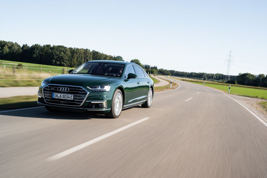 D5 Audi A8L 60 TFSI e quattro plug-in hybrid – 449 PS, 700 Nm, 2.5 litres per 100 km, 46 km electric range 1032186