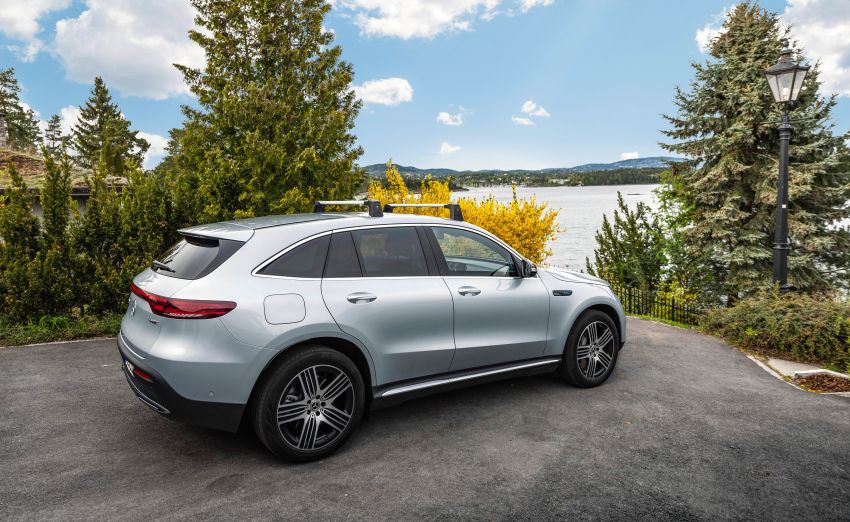 Mercedes-Benz EQC gains a new line of accessories 1023406