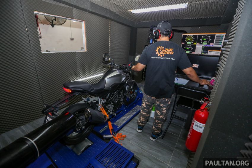 VIDEO: RON100 vs RON95 di Malaysia – adakah Petron Blaze100 mampu berikan lebih banyak hp dan tork? 1036758