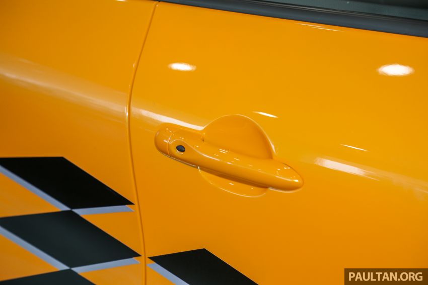 Renault Captur Trophy, sporty orange SE coming soon 1030319