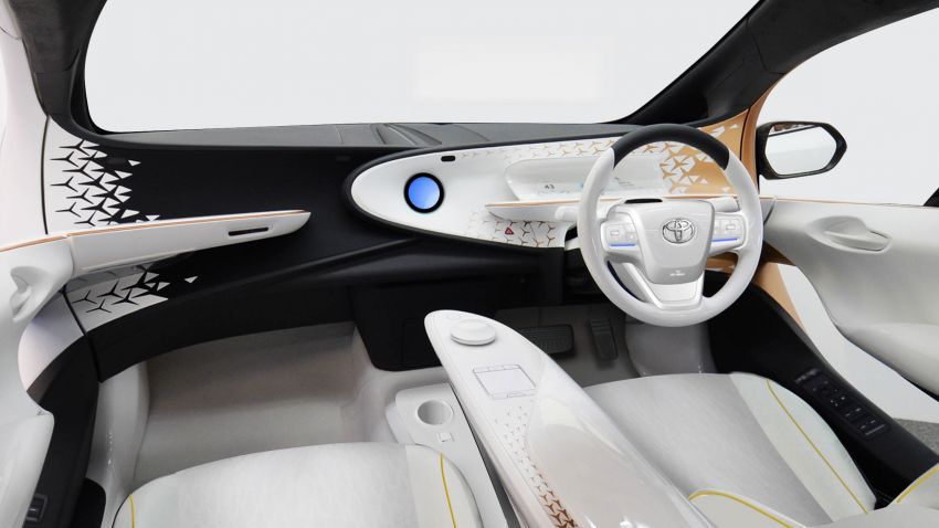 Toyota LQ Concept shown – uses AI to bond with you 1029830
