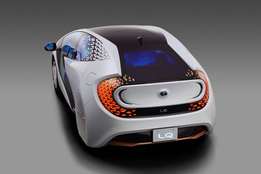Toyota LQ Concept shown – uses AI to bond with you 1029825