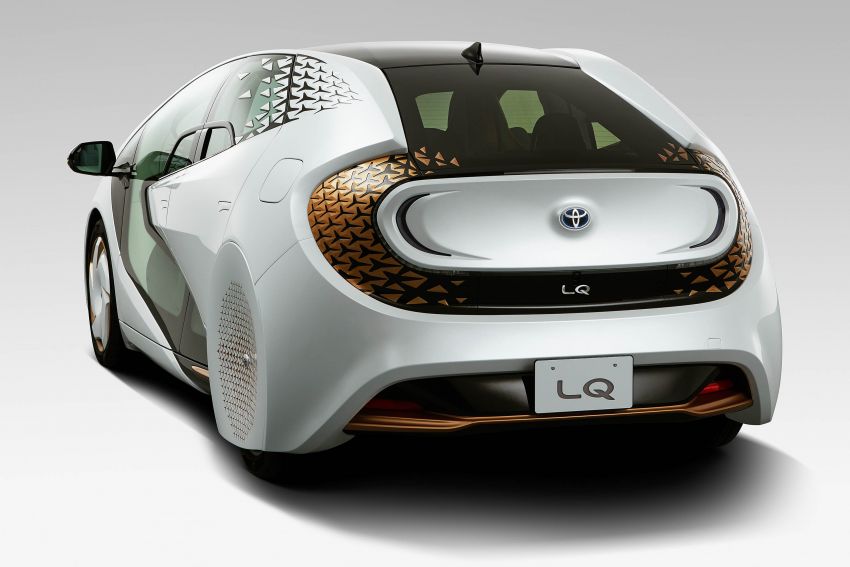 Toyota LQ Concept shown – uses AI to bond with you 1029827