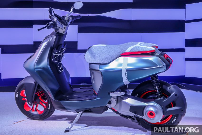 Tokyo 2019: Yamaha Genesis E01, E02 skuter elektrik futuristik yang seperti sudah sedia untuk pasaran Image #1035388