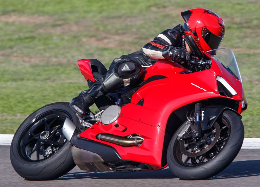 FIRST RIDE: 2020 Ducati Panigale V2 – fast and easy 1047529