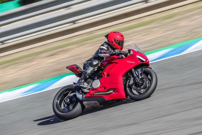 FIRST RIDE: 2020 Ducati Panigale V2 – fast and easy 1047518