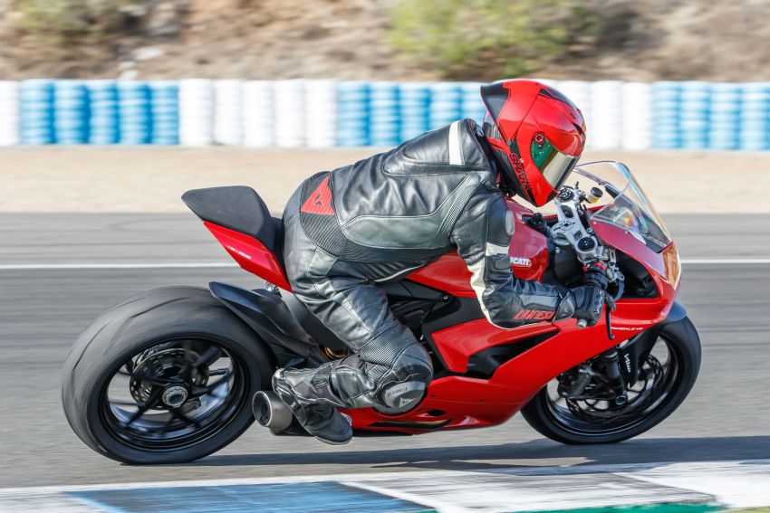 FIRST RIDE: 2020 Ducati Panigale V2 – fast and easy 1047523